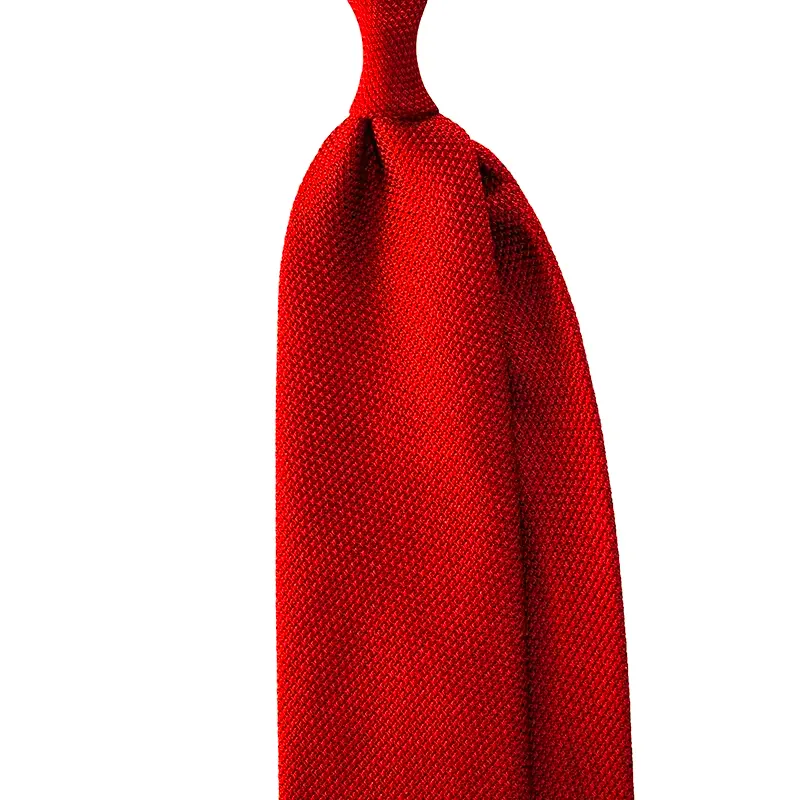 Grenadine garza fina silk tie in red color. Custom made in Como, Italy from Stefano Cau